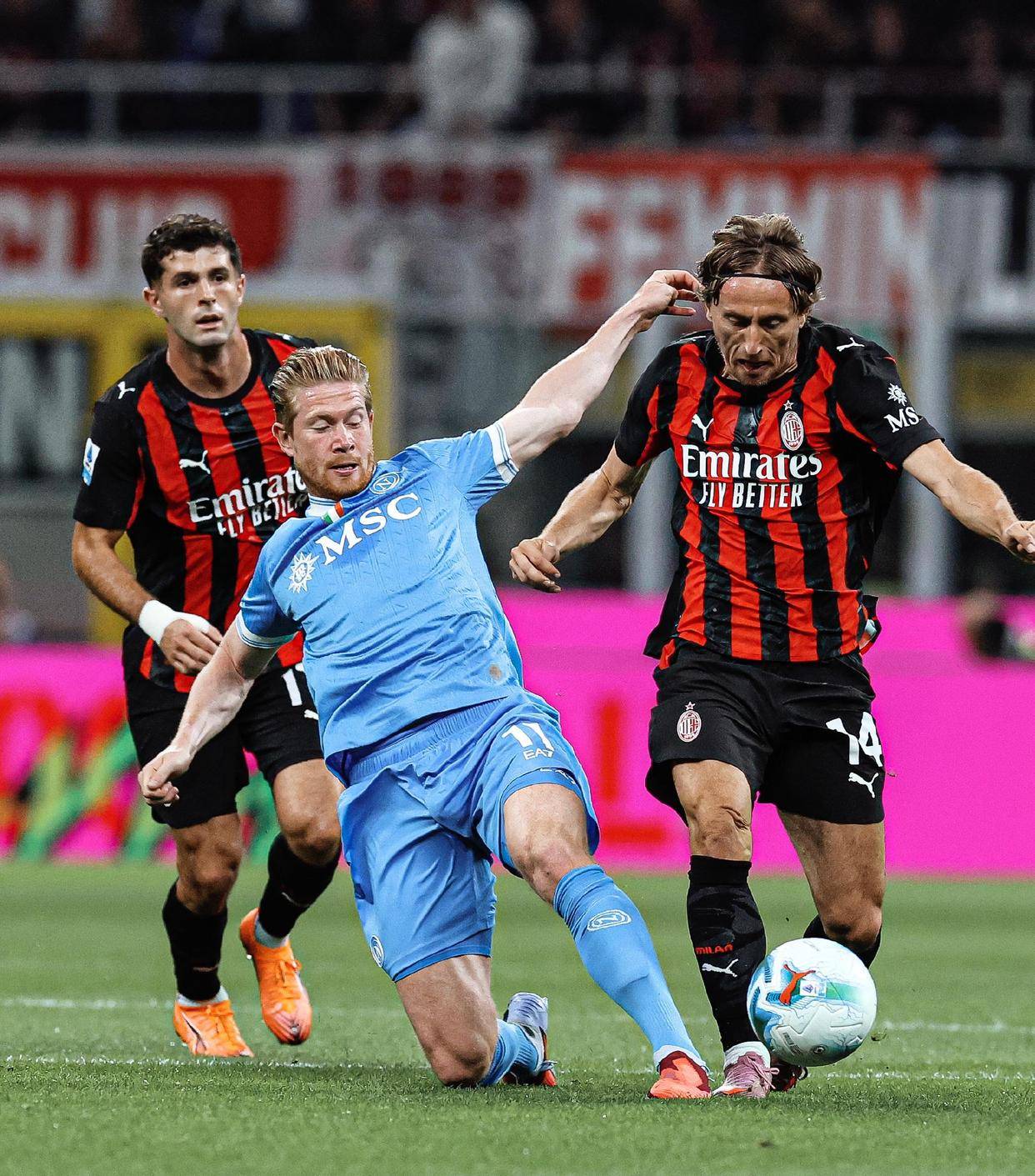 Kaiyun体育赛事窗口期国际米兰备战中超詹姆斯关键时刻刷新纪录,今晚纽约尼克斯备战全明星赛看傻球迷的简单介绍